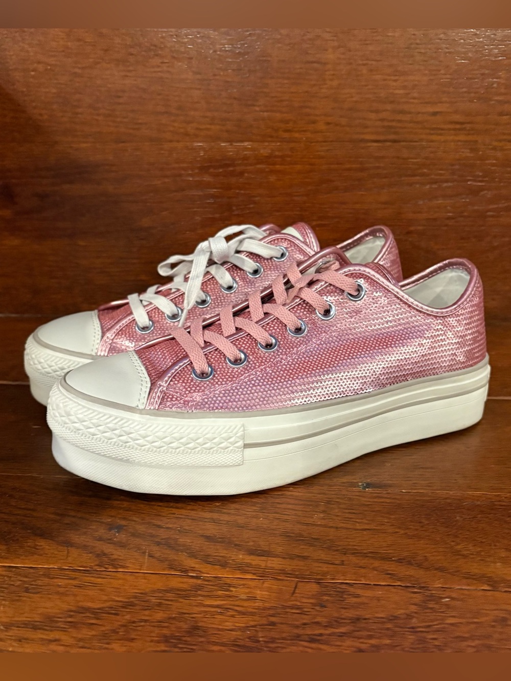 Converse Sequin Low-Top Platform Sneakers in Pink women’s 8 (euro 39)